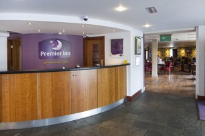 Reception - Premier Inn Leeds City - Elland Road (Leeds)