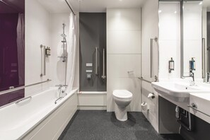 Standard Double Room, Accessible Bathtub | Bathroom