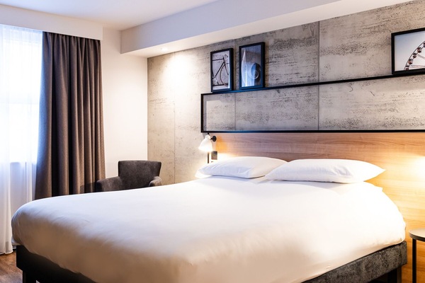 Standard Room, 1 Double Bed | Desk, laptop workspace, WiFi (free), bed sheets