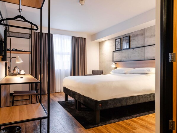 Standard Room, 1 Double Bed | Desk, laptop workspace, free WiFi, bed sheets - ibis Coleraine Riverside (Coleraine)