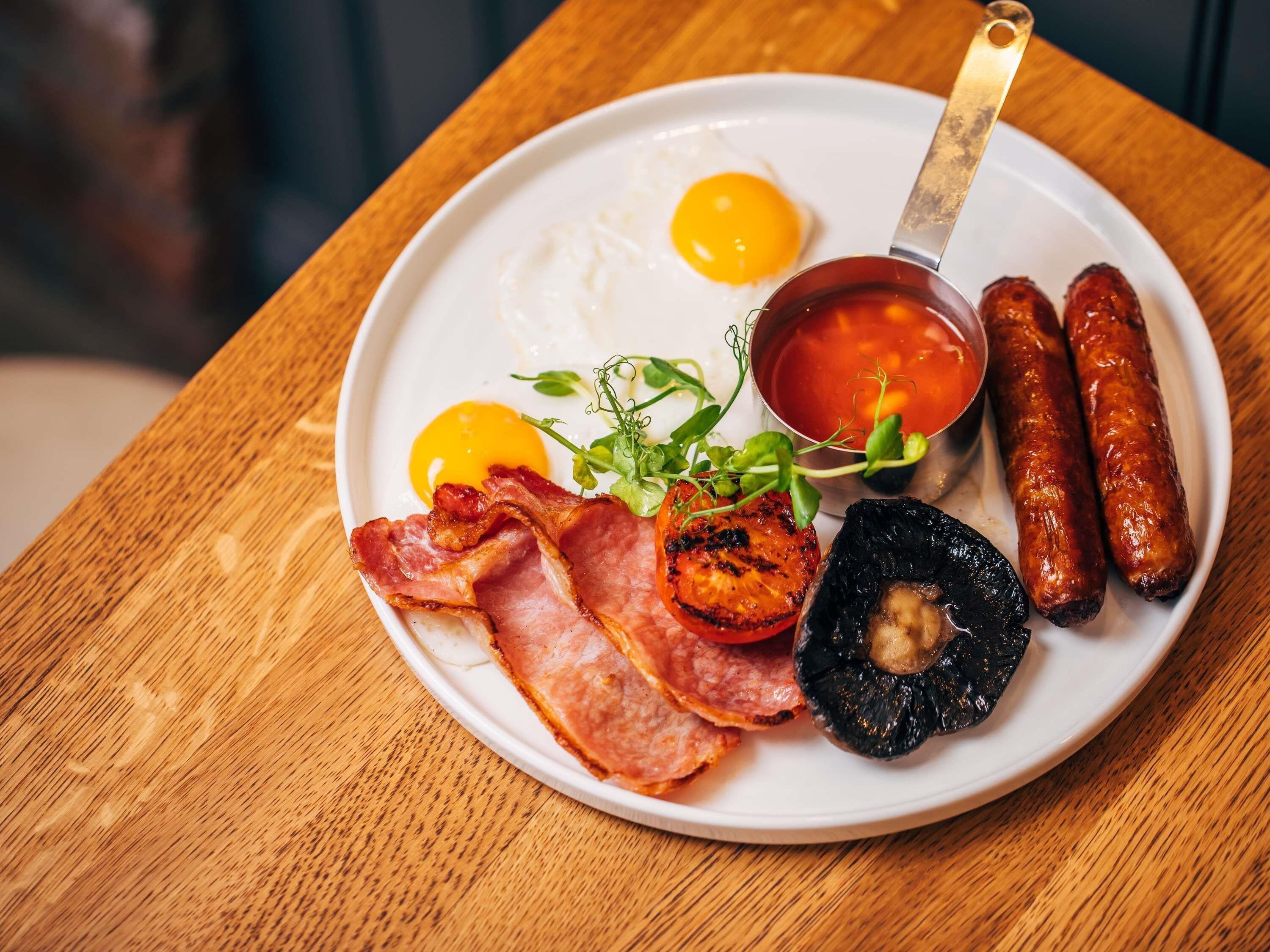 Petit déjeuner les week-ends (12.50 GBP par personne)