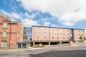 Exterior - Premier Inn Leek Town Centre (Leek)