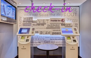 Reception - Premier Inn London Gatwick Airport A23 (Gatwick)