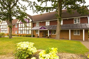 Exterior - Premier Inn London Gatwick Airport East (Gatwick)