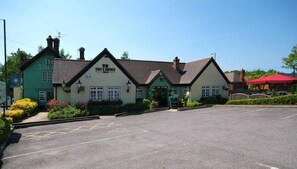 Exterior - Premier Inn East Grinstead (East Grinstead)