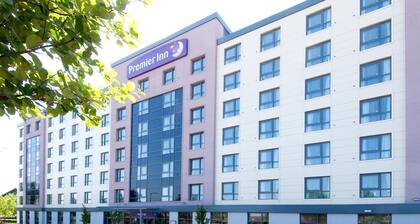 Premier Inn London Gatwick Manor Royal