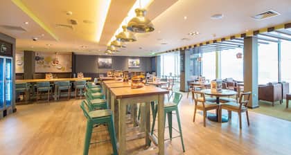 Premier Inn Lichfield City Centre