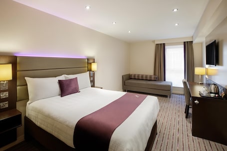 Quarto casal standard. Premier Inn Basildon - East Mayne
