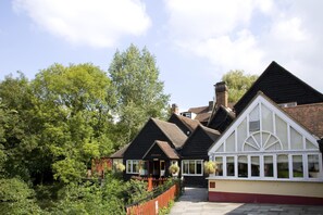Exterior - Premier Inn Harlow North - Harlow Mill (Harlow)