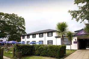 Exterior - Premier Inn Cobham (Cobham)