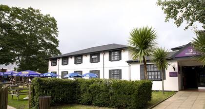 Premier Inn Cobham