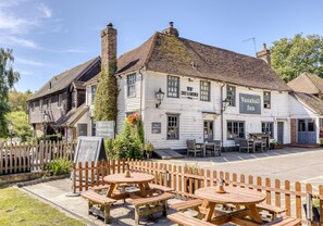 Exterior - Premier Inn Tonbridge (Tonbridge)