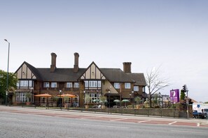 Exterior - Premier Inn London Harrow (Harrow)