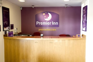 Reception - Premier Inn London Rainham (Rainham)