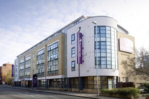 Exterior - Premier Inn London Kew Bridge (Brentford)