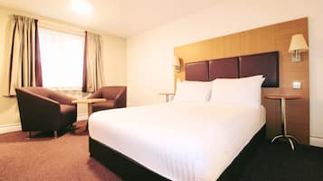 Chambre Standard, 1 lit double, accessible aux personnes à mobilité réduite, baignoire | Bureau, lits bébé (gratuits), Wi-Fi gratuit, draps fournis