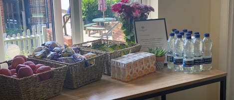 Daily to-go breakfast (GBP 7.5 per person)