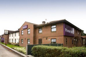 Exterior - Premier Inn London Romford West (Romford)