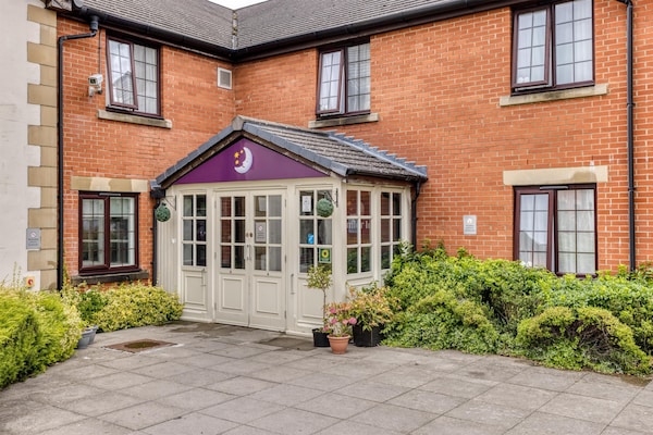 Premier Inn Waltham Abbey - Enfield Town