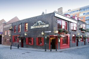 Exterior - Premier Inn London Southwark Bankside (London)