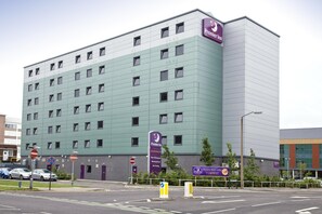 Exterior - Premier Inn London Elstree / Borehamwood (Borehamwood)