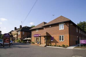 Exterior - Premier Inn Colchester - Cowdray Avenue (Colchester)