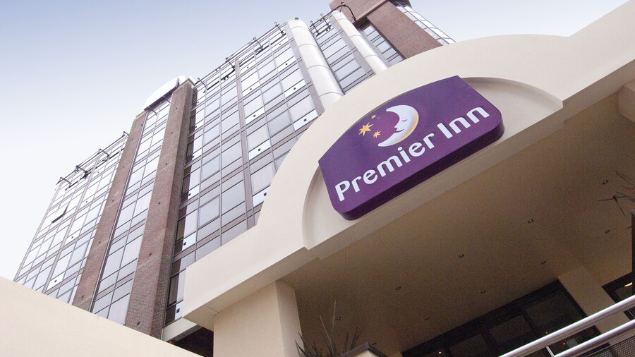 Premier Inn Sunbury - Kempton Park