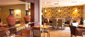 Premier Inn Sunbury - Kempton Park