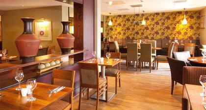 Premier Inn Sunbury - Kempton Park