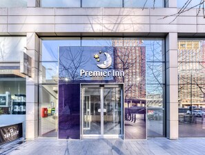 Exterior - Premier Inn London Stratford (London)