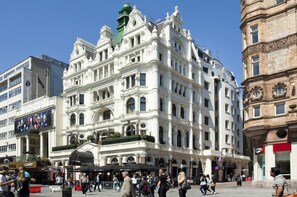 Exterior - Premier Inn London Leicester Square (London)