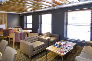 Bar (on property) - Premier Inn London Leicester Square (London)