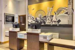 Reception - Premier Inn London Southwark Tate Modern (London)