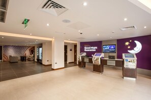 Reception - Premier Inn London Holborn (London)