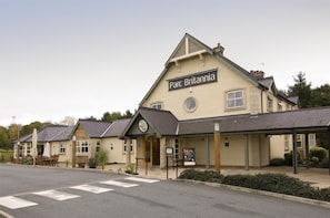 Exterior - Premier Inn Bangor - Gwynedd North Wales (Bangor)