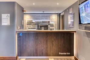 Reception - Premier Inn Liverpool - Roby (Liverpool)