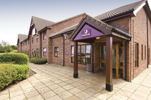 Exterior - Premier Inn St. Helens South (St Helens)