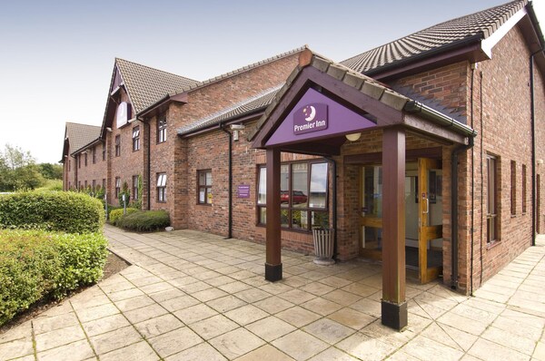 Premier Inn St. Helens South - North Wales