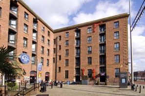 Exterior - Premier Inn Liverpool City - Albert Dock (Liverpool)