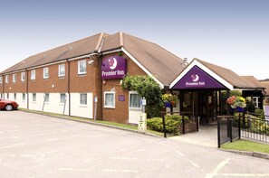 Exterior - Premier Inn Tring (Tring)