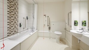Bathroom - Premier Inn Manchester - Arena/Printworks (Manchester)