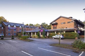 Exterior - Premier Inn Manchester - Wilmslow (Wilmslow)