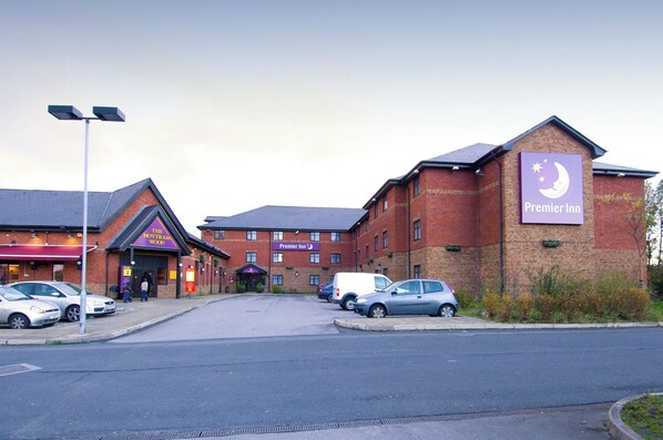 Exterior - Premier Inn Manchester Tameside Hyde (Hyde)