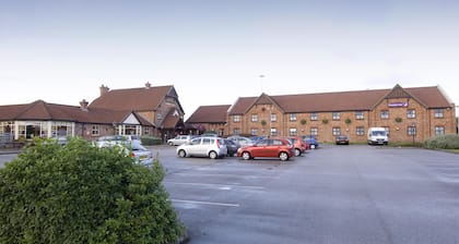 Premier Inn Manchester - Denton