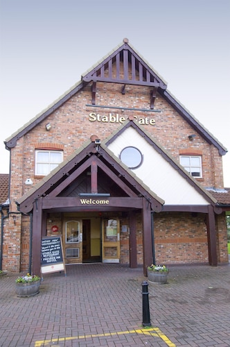 Premier Inn Manchester - Denton