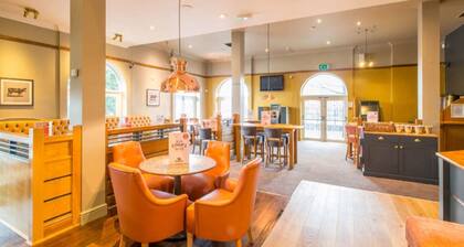 Premier Inn Manchester Salford Quays