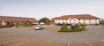 Premier Inn Oldham Central