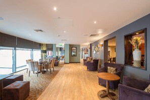 Restaurant - Premier Inn Manchester City Centre West (Salford)