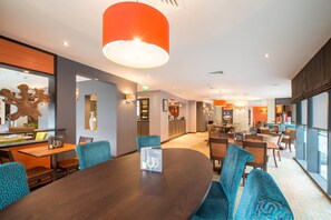 Restaurant - Premier Inn Manchester City Centre West (Salford)