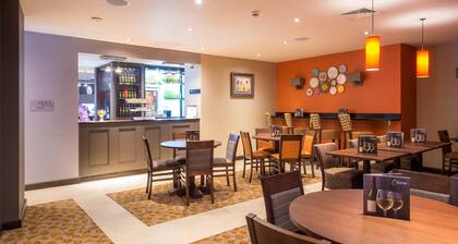 Premier Inn Manchester City Centre West